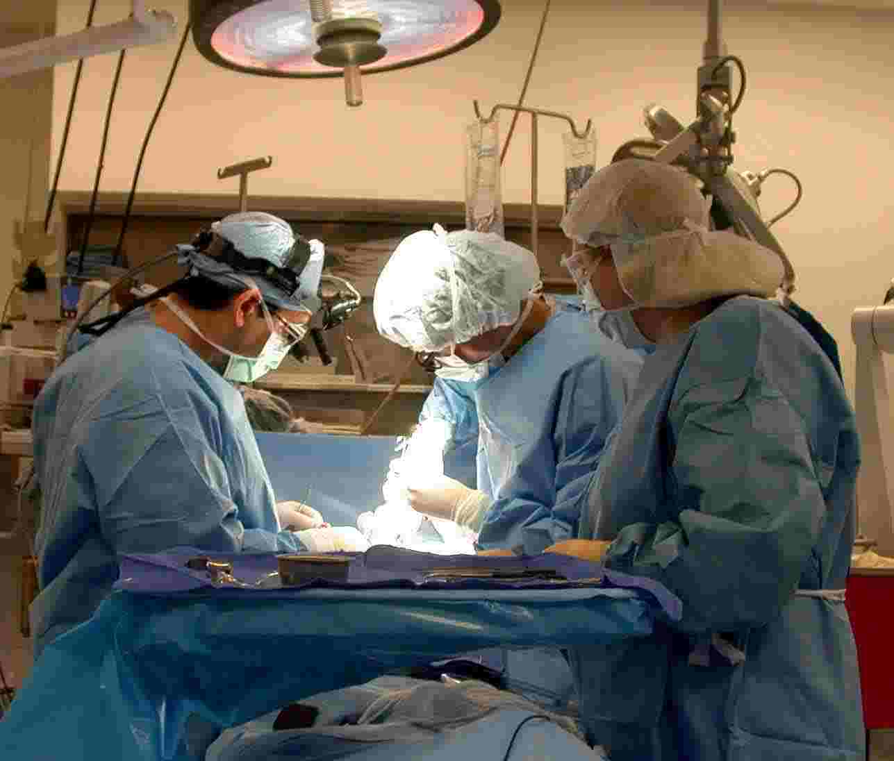 Dr. Arnold Miller and Dr. Charlie Paniszyn in Operating Room